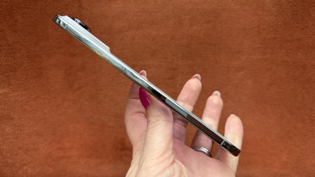 iPhone Air通过严苛耐用性测试,结果令人震惊