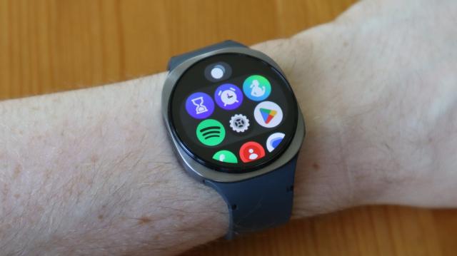 iOS 26.1测试版显示iPhone或将支持第三方智能手表