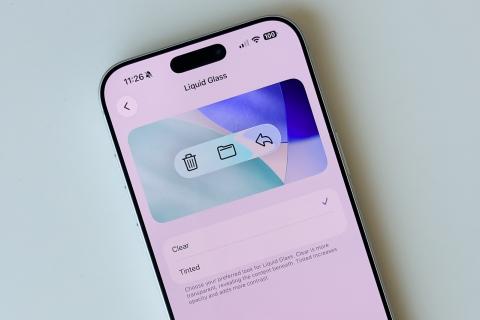 告别液态玻璃设计:2025年9月15日-11月3日
