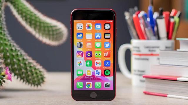 iPhone SE 已成往事，"正常" iPhone 的最后希望也随之熄灭