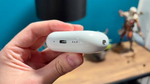 这些色彩斑斓的AirPods原型保护套我们无缘得见——这或许是件好事