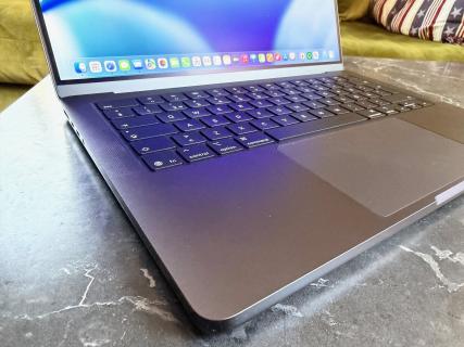 重磅爆料！OLED屏MacBook Pro年内登场，苹果史上最大升级来了