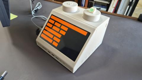 巨型乐高积木竟然是一台能用的真Mac！太酷了