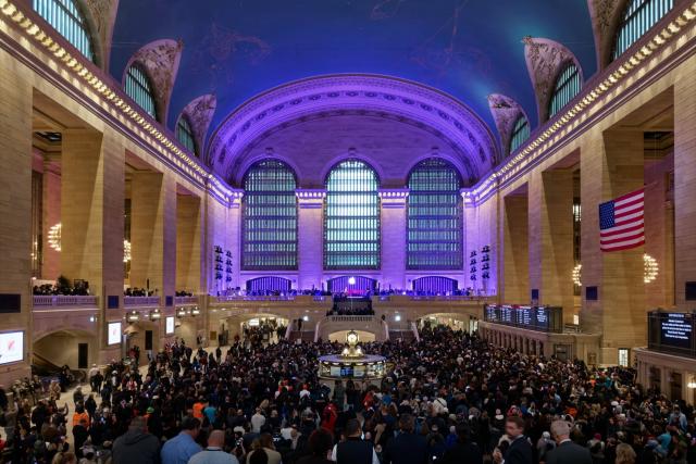 苹果全球连场活动庆祝50周年