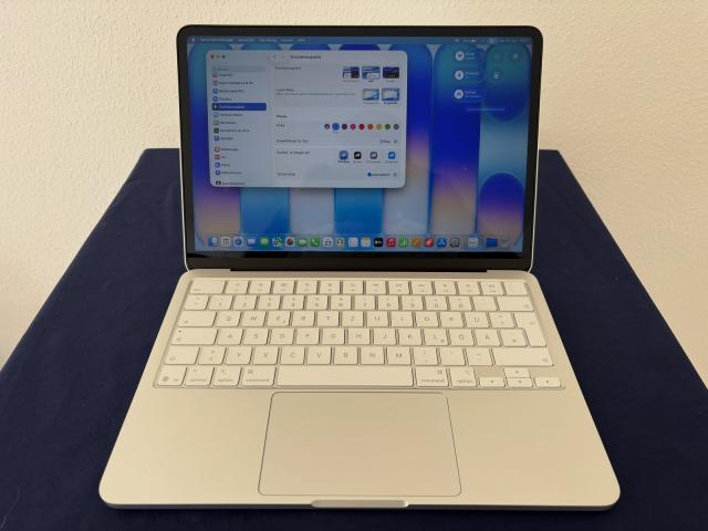 抱歉,英特尔新处理器还是帮不上PC打败MacBook Neo