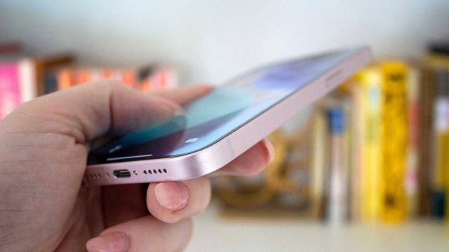 iPhone 18即将迎来重大AI升级!Siri全面进化指日可待