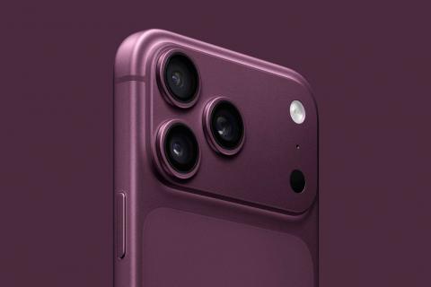 重磅泄露！iPhone 18 Pro「暗樱」色真机实拍证据曝光