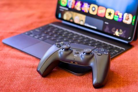 苹果自己做游戏手柄？macOS 测试版里藏了两台神秘设备
